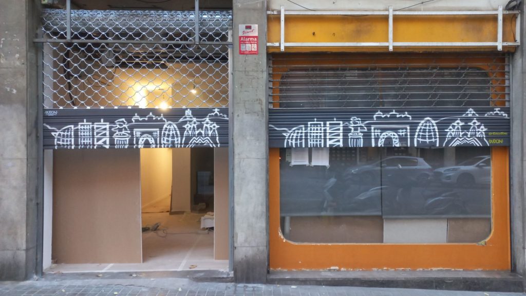 graffiti comercial en persiana microperforada - Stuffcustoms