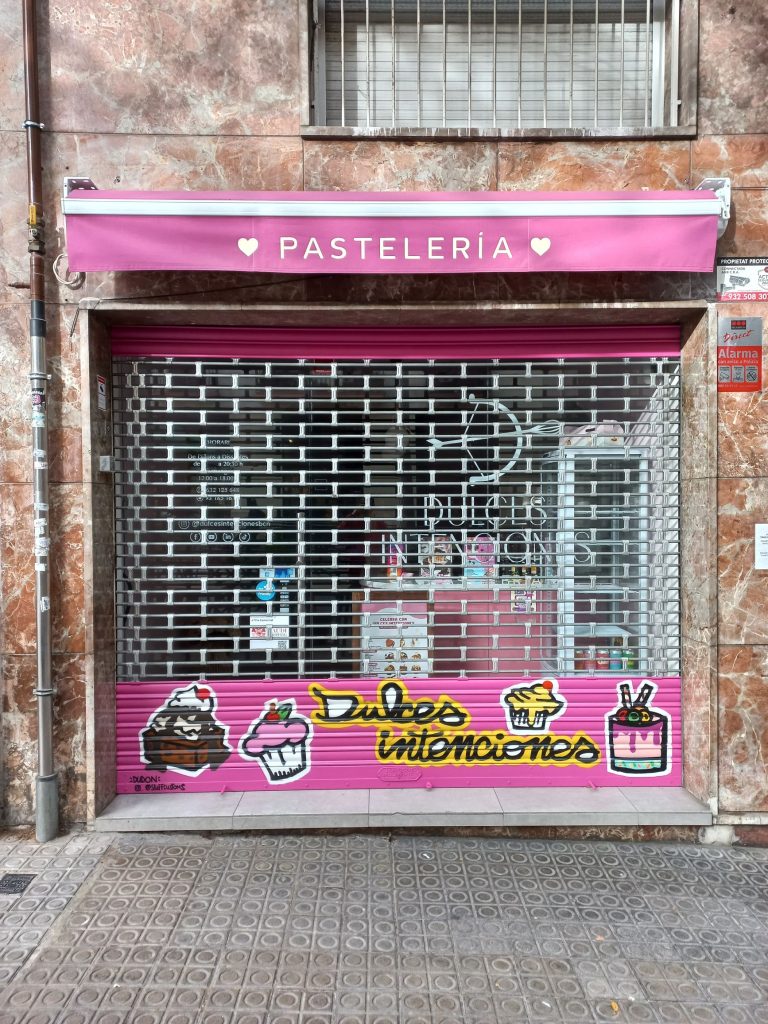 graffiti en persiana microperforada de pasteleria – Stuffcustoms